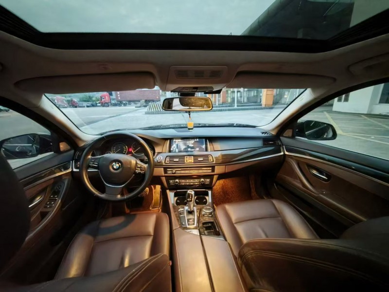 重庆15年宝马5系8