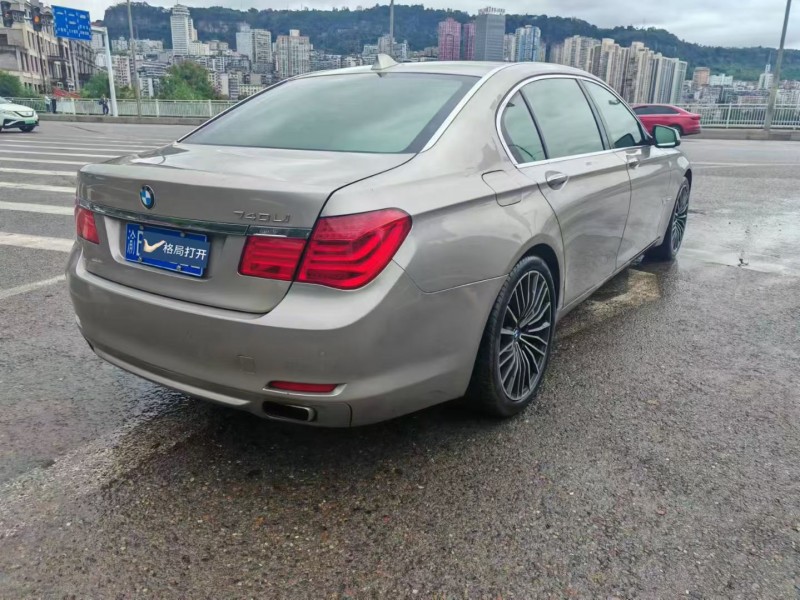 重庆12年宝马7系2