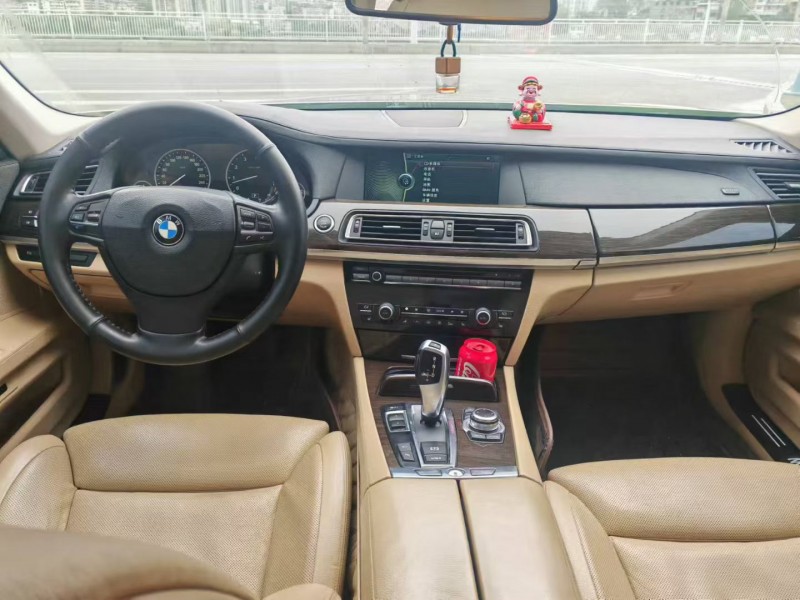 重庆12年宝马7系3