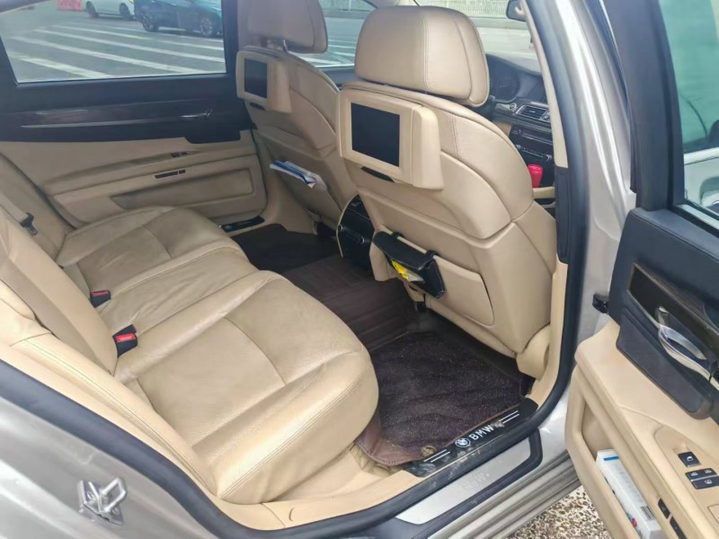 重庆12年宝马7系5