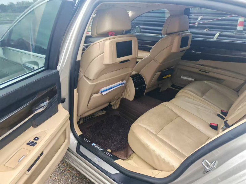 重庆12年宝马7系9