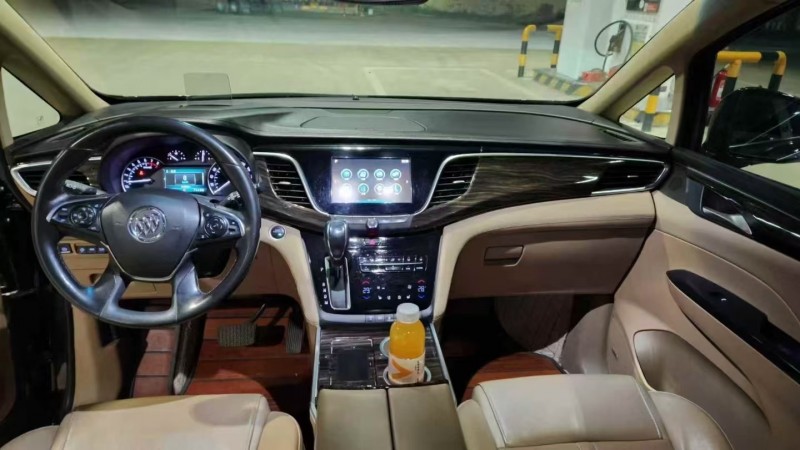 济宁19年别克GL86