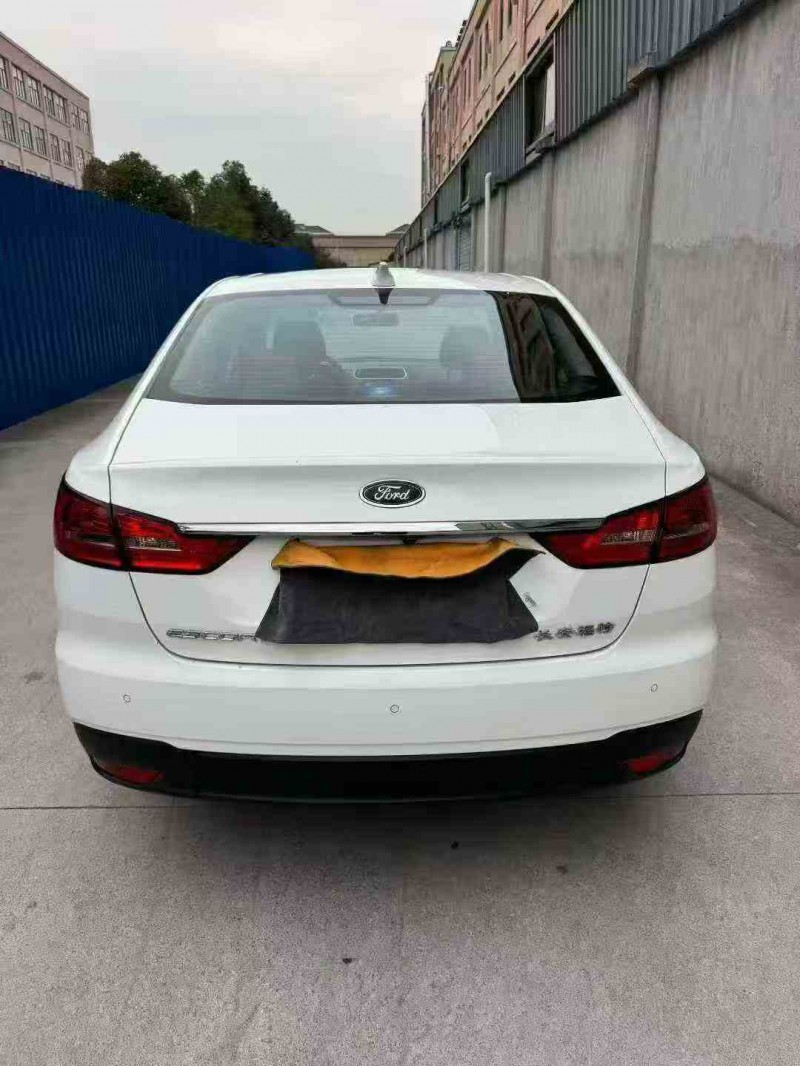 嘉兴20年福特福睿斯9