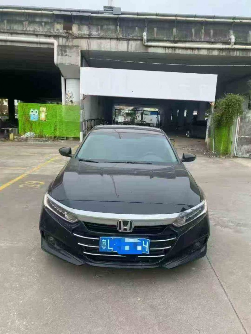珠海22年本田雅阁1