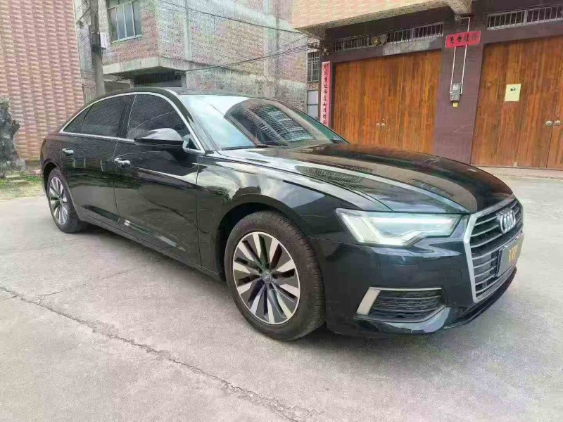 北海21年奥迪A8L3