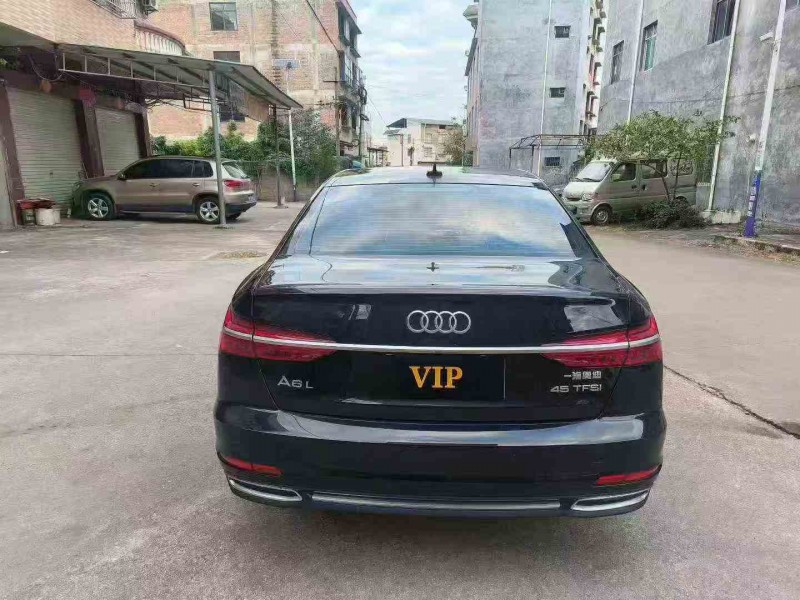 北海21年奥迪A8L9