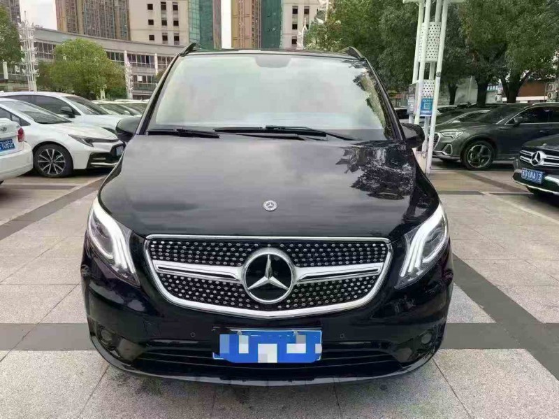 常州18年奔驰威霆1