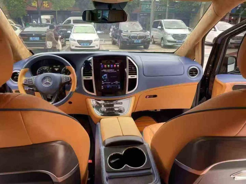 常州18年奔驰威霆5