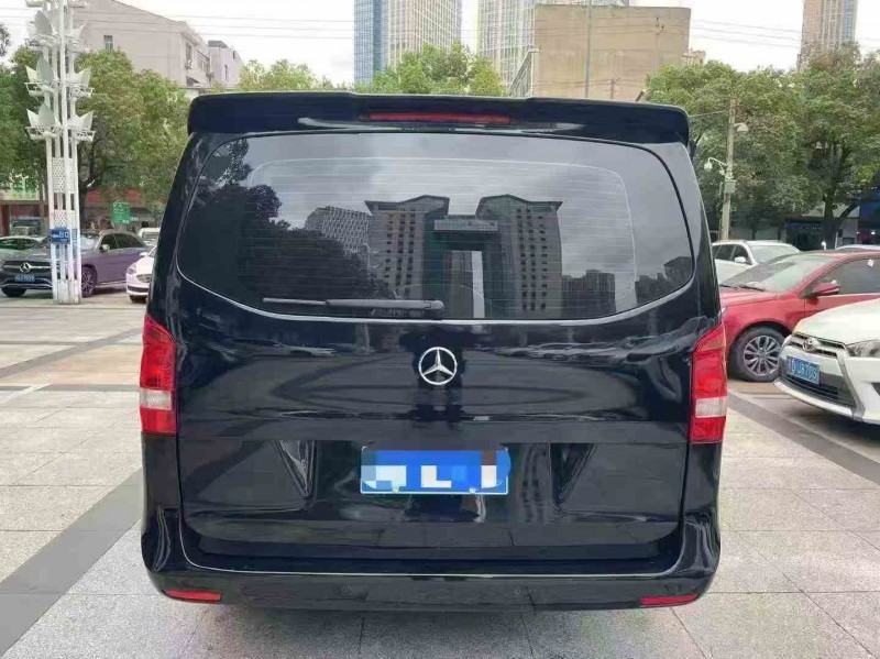 常州18年奔驰威霆9