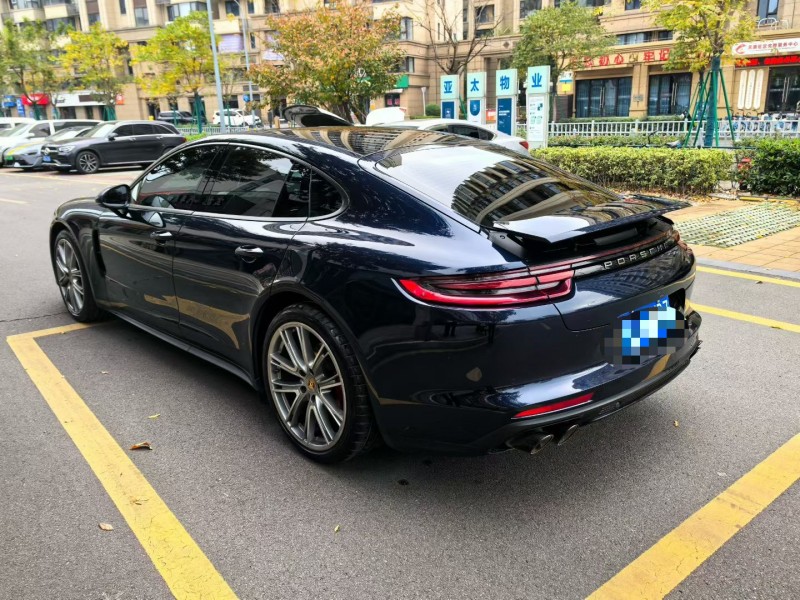 宁波21年保时捷帕拉梅拉8