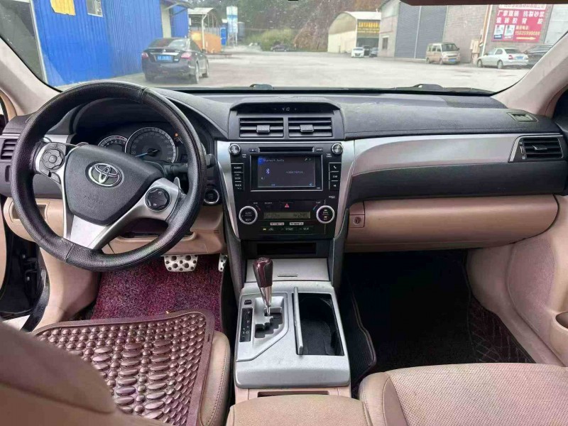 梧州18年丰田凯美瑞4