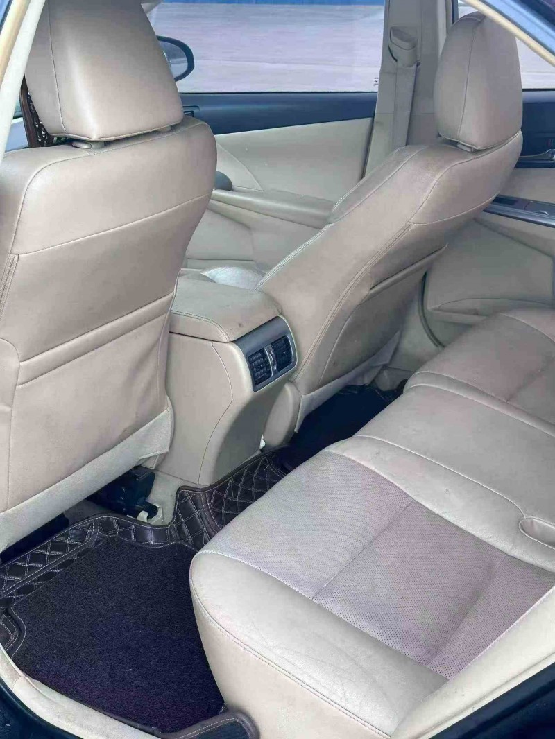 梧州18年丰田凯美瑞5