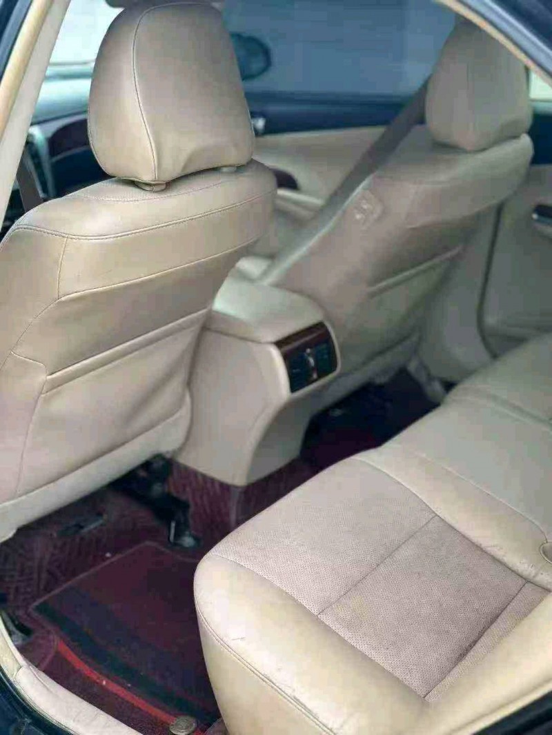 桂林13年丰田凯美瑞6