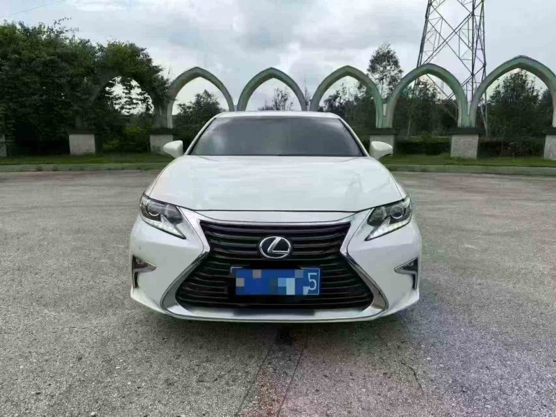 北海18年雷克萨斯ES1