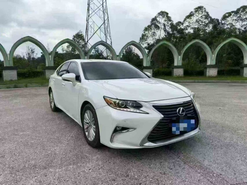 北海18年雷克萨斯ES2