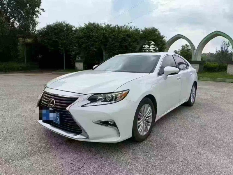 北海18年雷克萨斯ES3