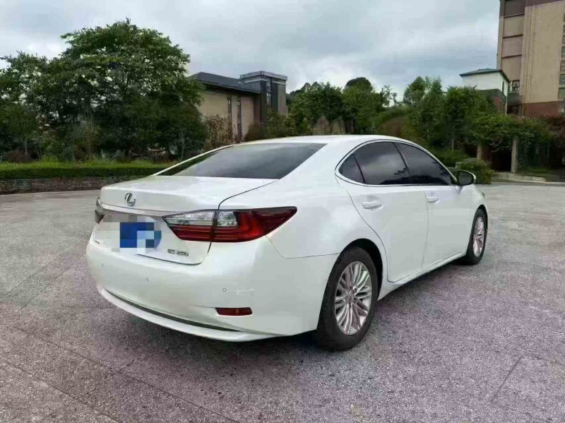 北海18年雷克萨斯ES7