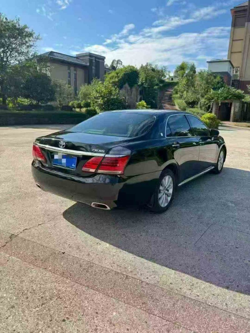 桂林14年丰田皇冠9