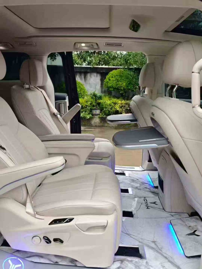 重庆24年岚图汽车梦想家4