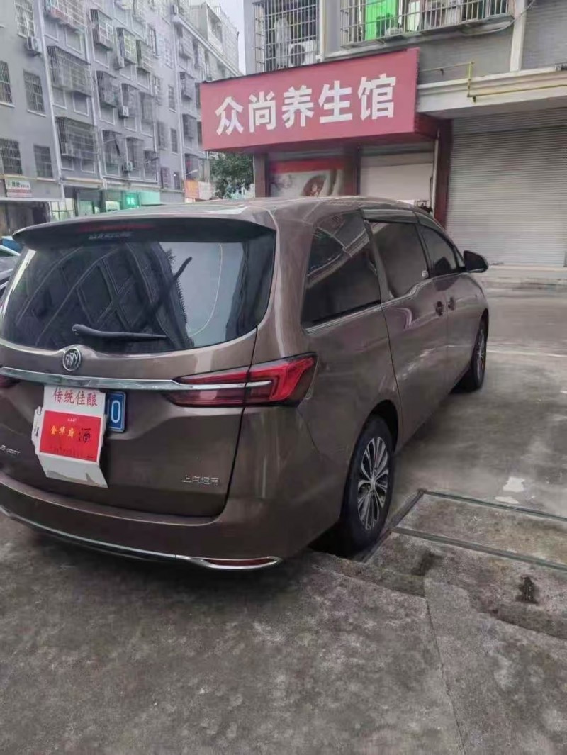 景德镇21年别克GL82