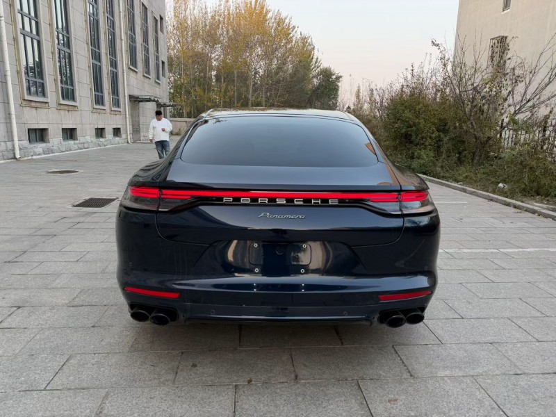 唐山23年保时捷帕拉梅拉9