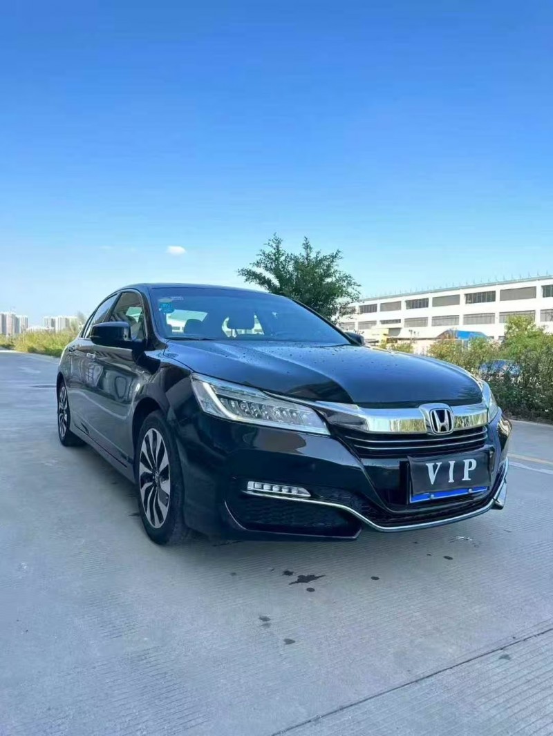 钦州17年本田雅阁2