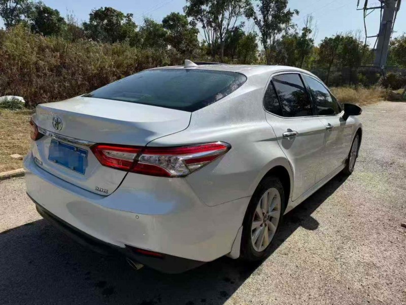 宜昌21年丰田凯美瑞7