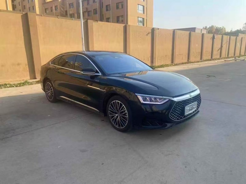 青岛22年比亚迪汉8