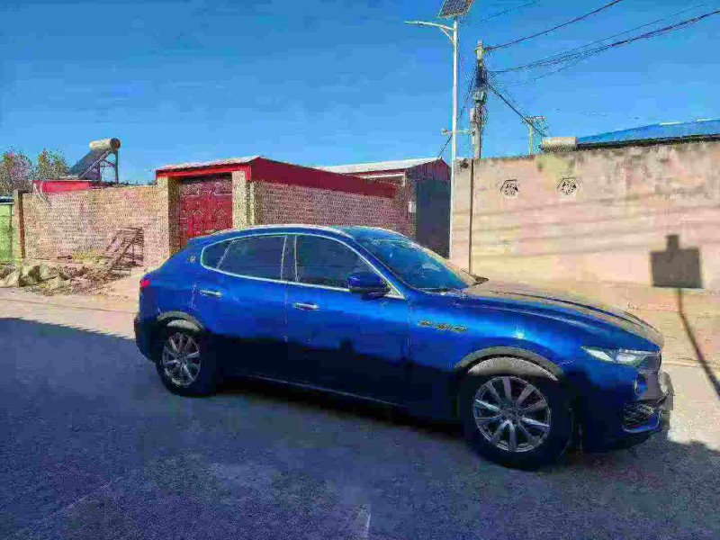 承德17年玛莎拉蒂Levante5