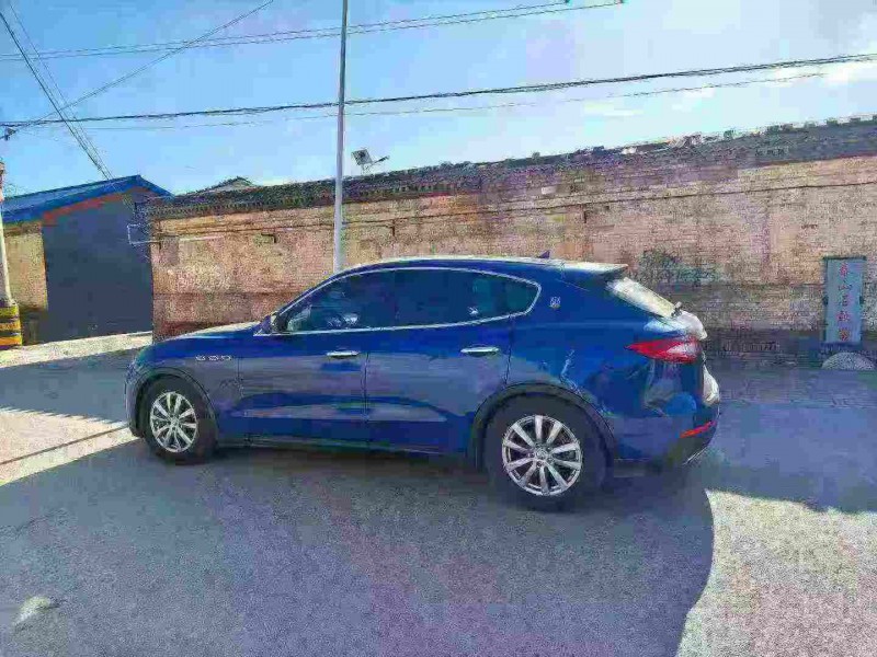 承德17年玛莎拉蒂Levante6