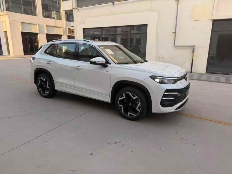 枣庄25年大众探岳3