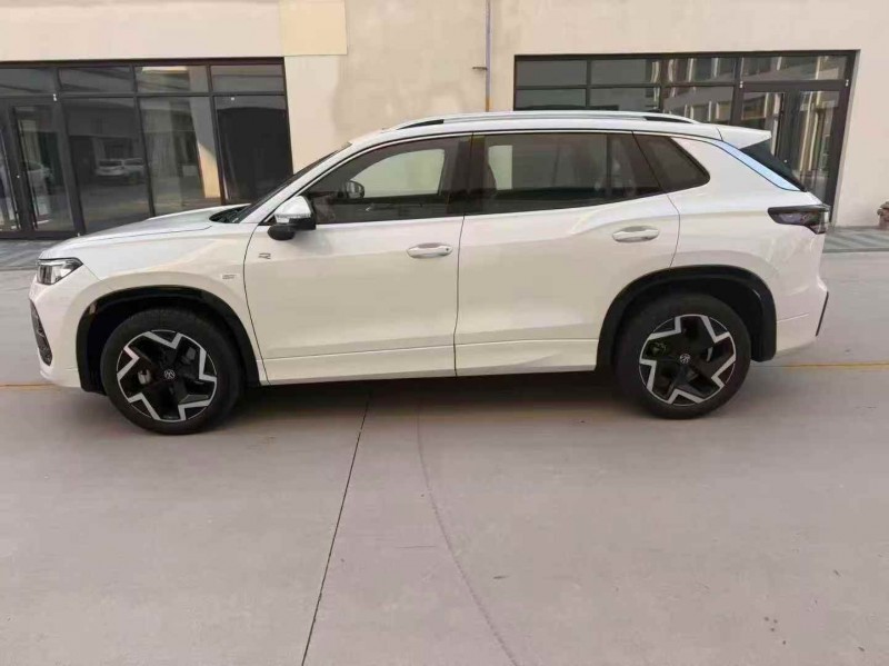 枣庄25年大众探岳8