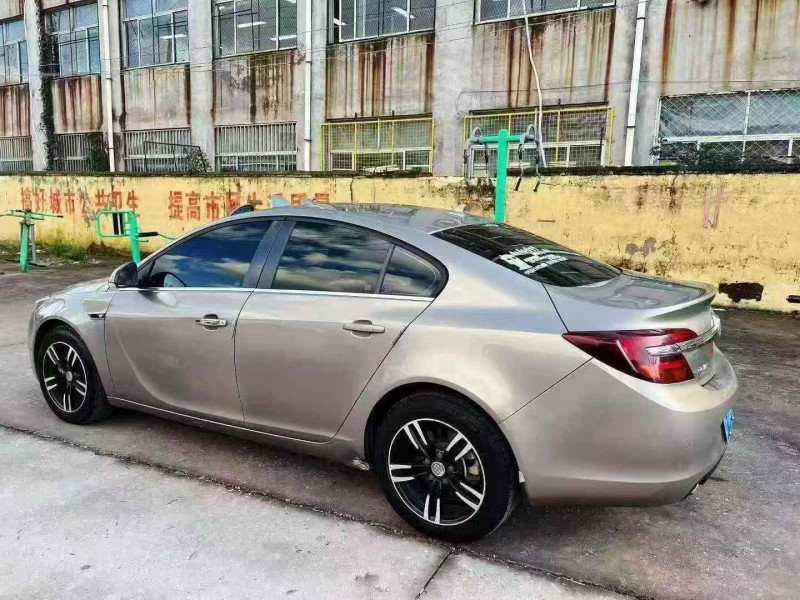 东营16年别克君威7