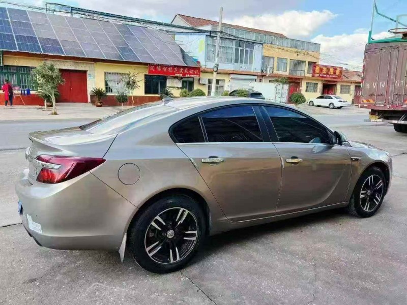 东营16年别克君威8