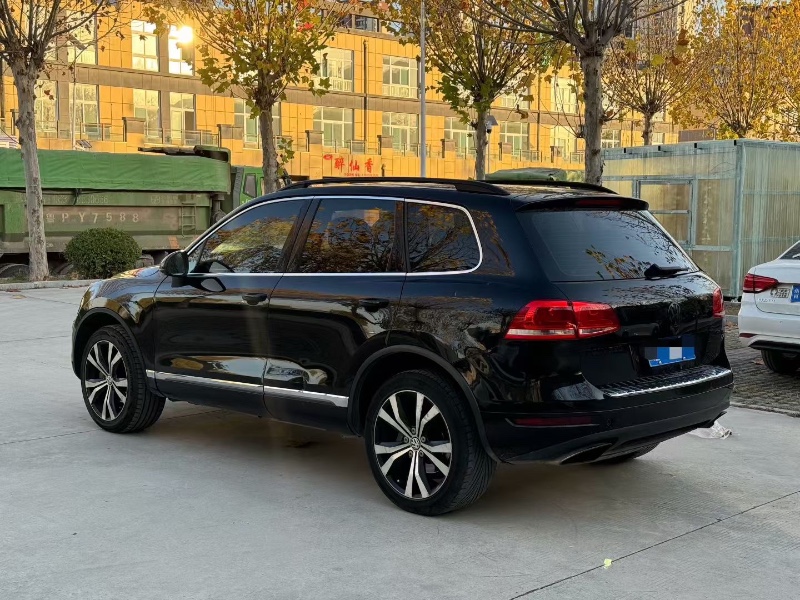 聊城13年大众途锐9