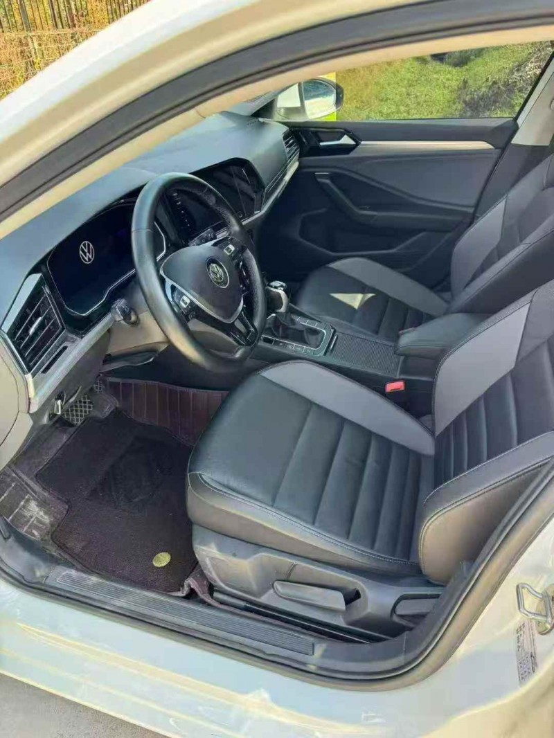 枣庄22年大众速腾4