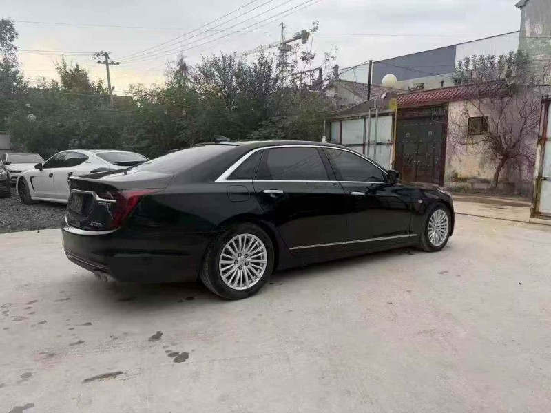 东营20年凯迪拉克CT68