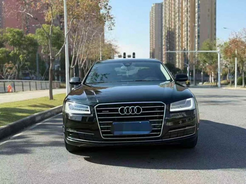 黄石16年奥迪A8L1