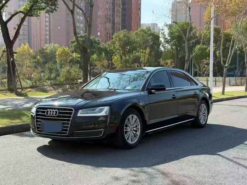 黄石16年奥迪A8L3