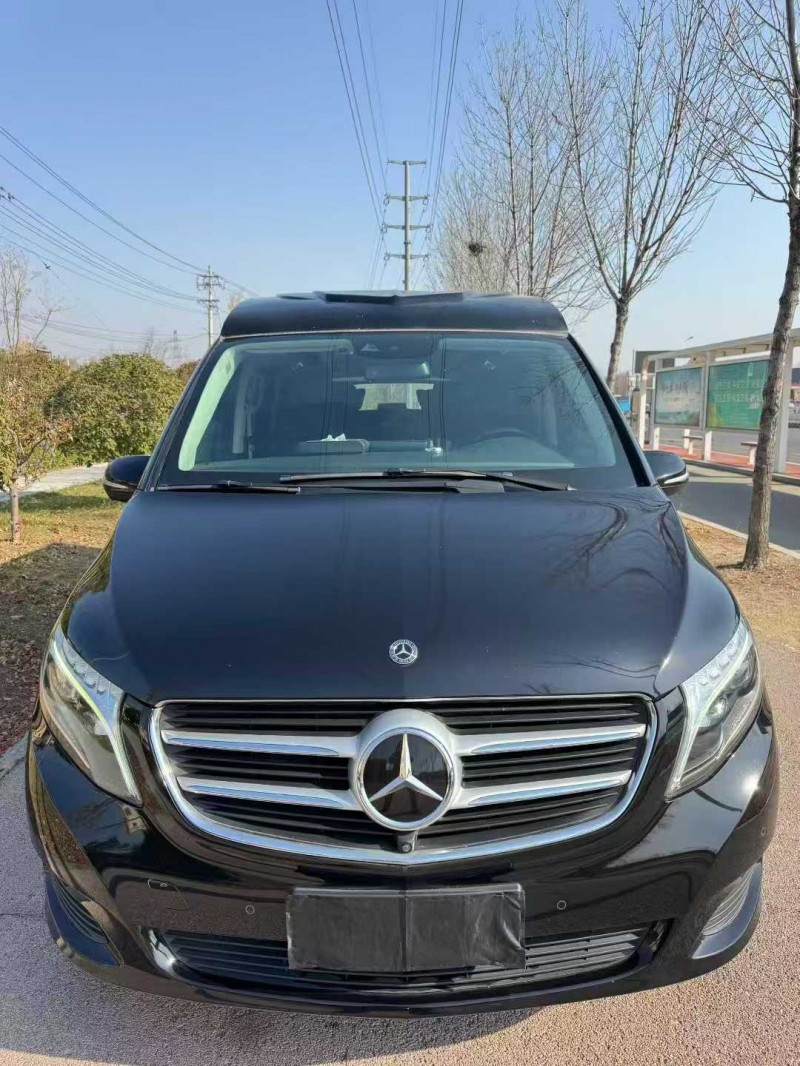 东营19年奔驰V1