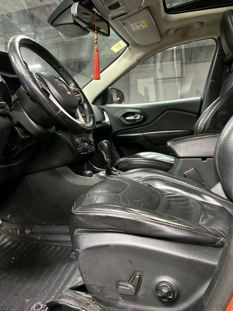 成都15年Jeep自由光4