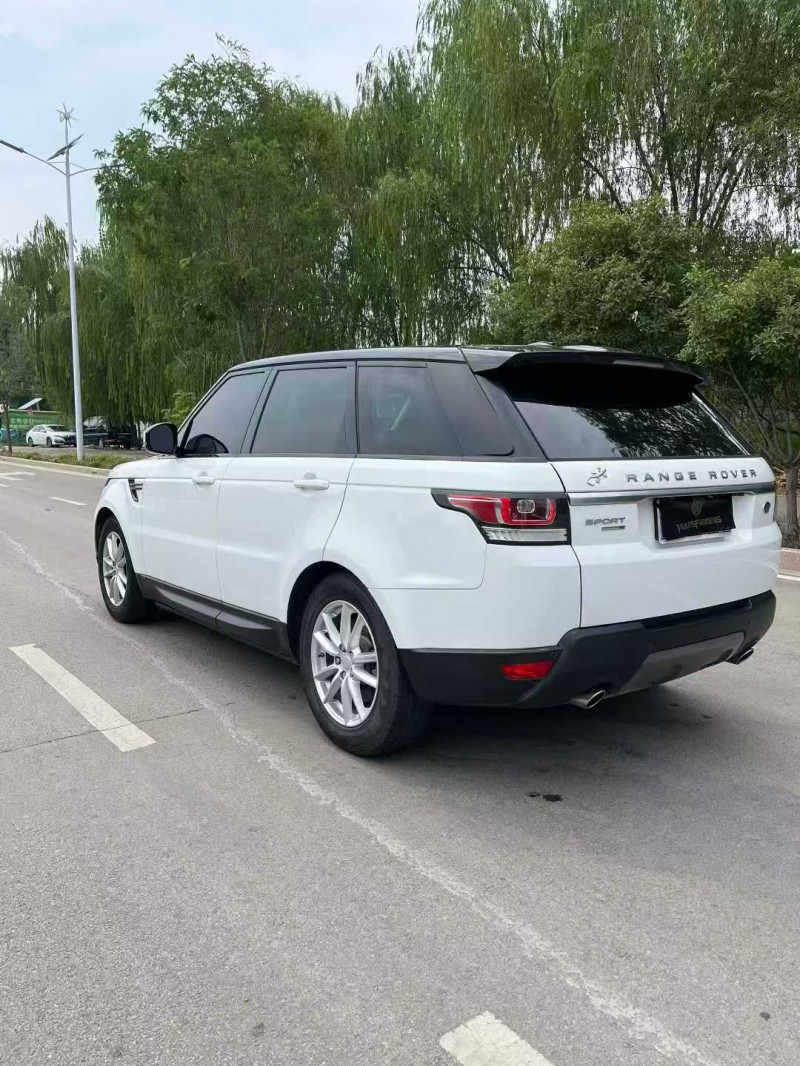 东营17年路虎揽胜运动8