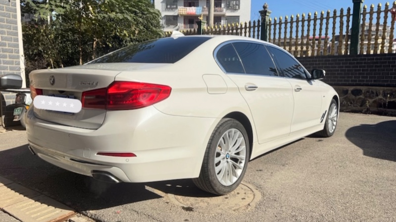 娄底18年宝马5系4