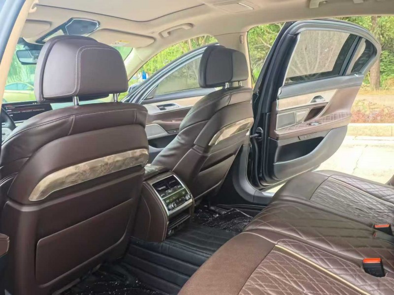 济南21年宝马7系6