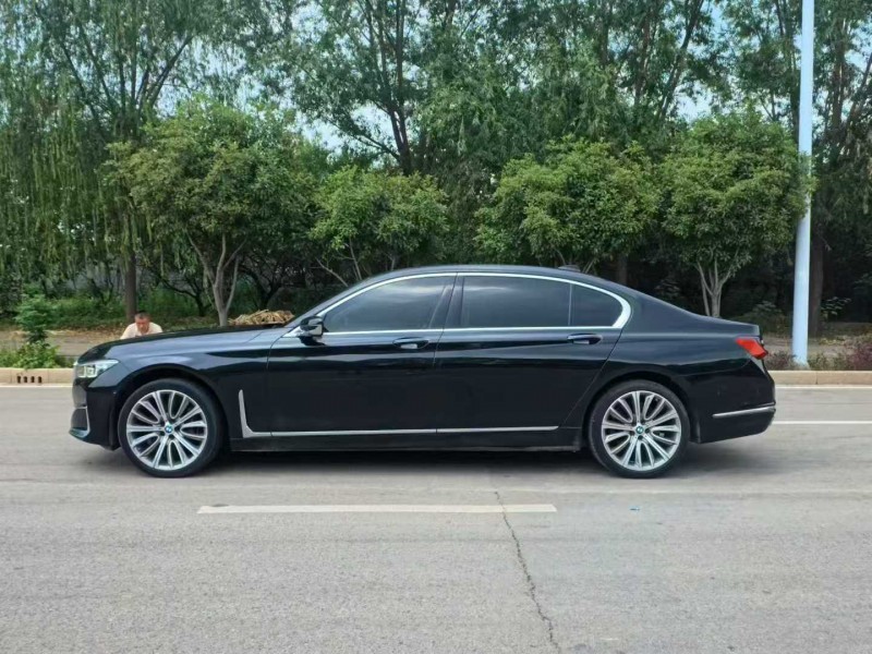 济南21年宝马7系7