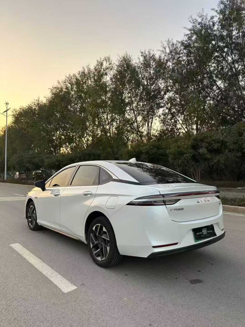 日照25年传祺埃安S8