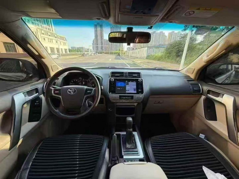 郑州17年丰田普拉多6