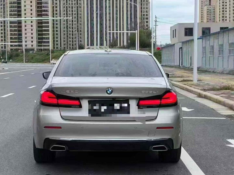郑州23年宝马5系9