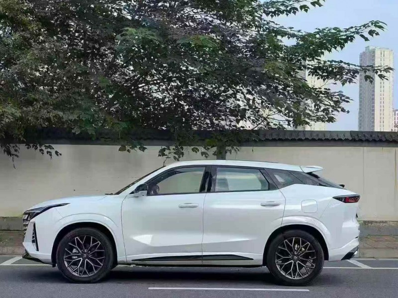 郑州25年长安汽车UNI6