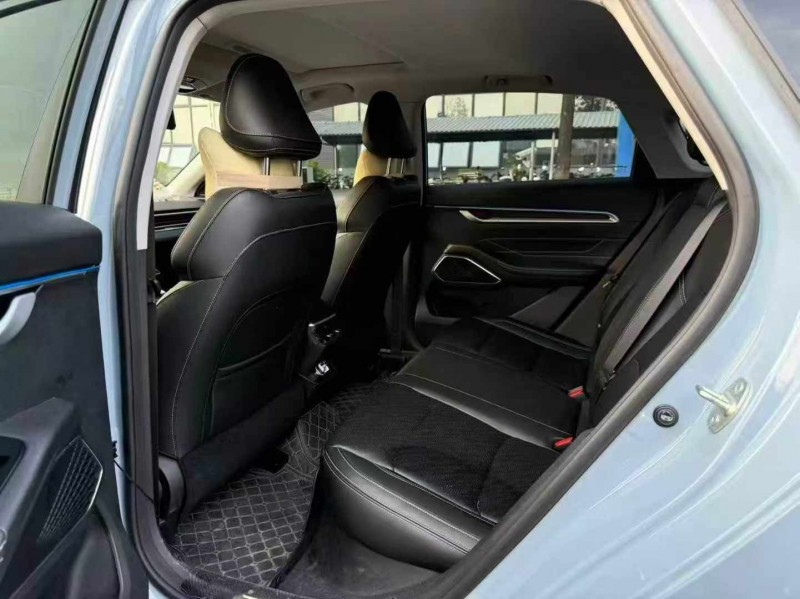 东莞23年吉利帝豪5